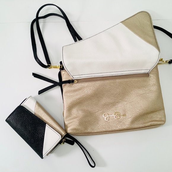 Jessica Simpson Handbag & Wallet Crossbody - Picture 3 of 5